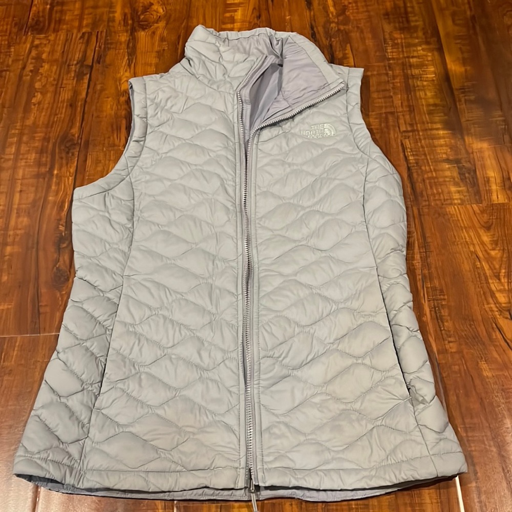 XS light weight North Face vest